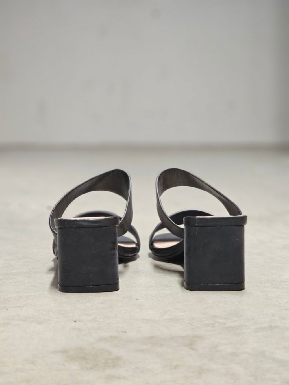 Black Block Heel Slide Sandals With Double Straps Open Toe & Square Heel Design - Picture 11 of 13